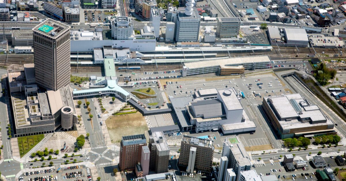 山形駅と周辺施設の空撮