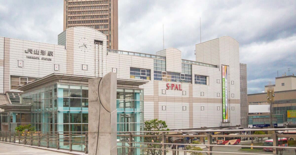 山形駅とSパルの外観